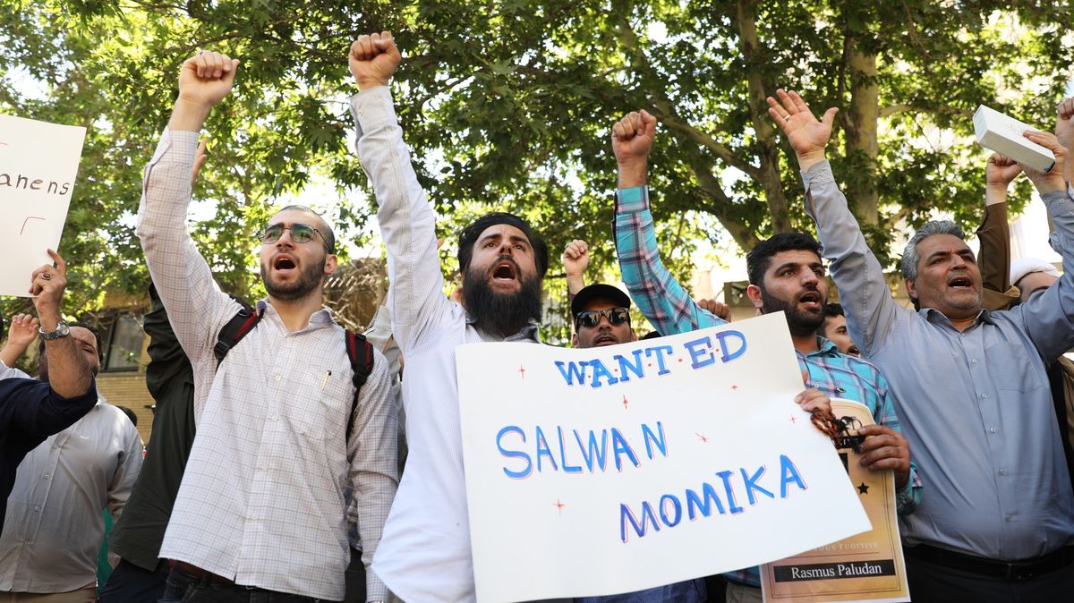 „To není svoboda slova,“ islámské země trestají Švédsko za pálení koránu